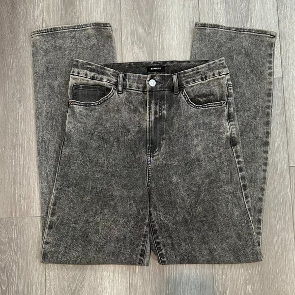 Express Modern Straight Jeans. Medium - Picture 1 of 7